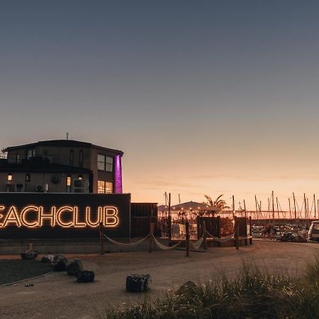 Rbr 747 - Beach Resort 坎珀兰 外观 照片